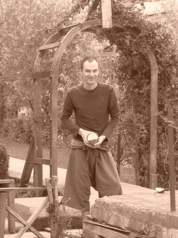 Travel - India - Kashmir - Srinagar - Coconut