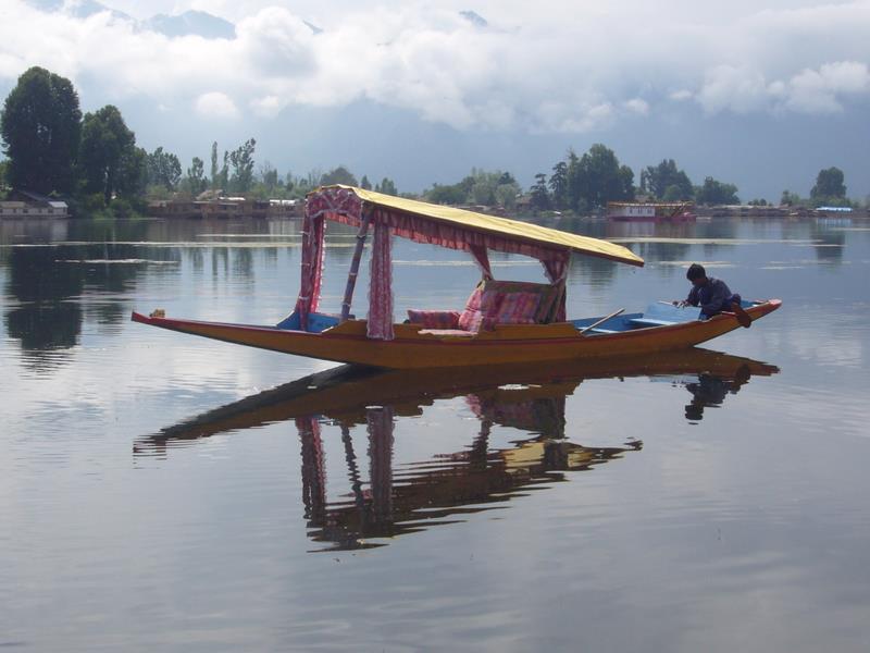 Tourist shikara.