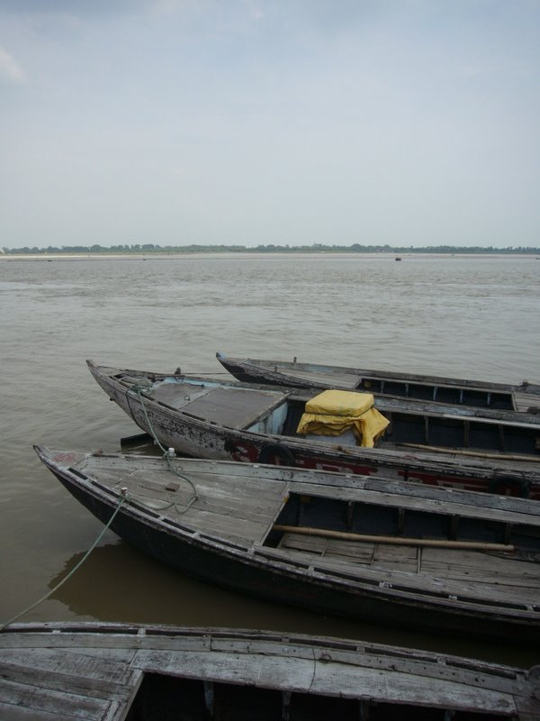 Travel - India - Varanasi - Gangaside