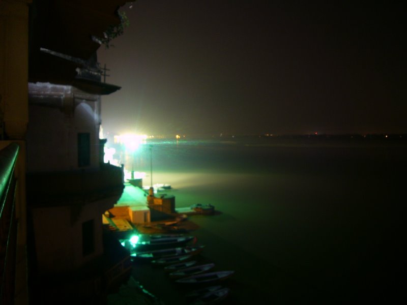 Travel - India - Varanasi - Gangaside